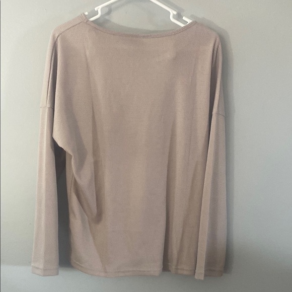 Weaczzy Women's Beige Lounge Set Size Medium - Picture 3 of 8